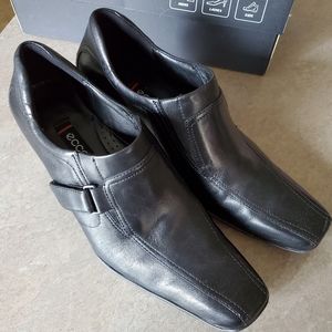ECCO Black Slip On Shoes Size 37